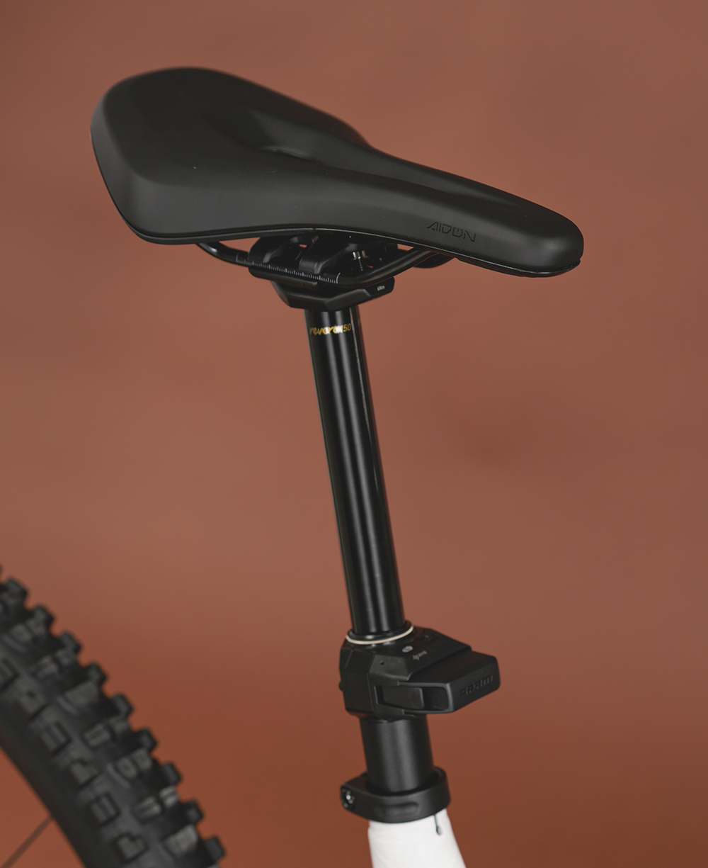 MEGAMO REASON CRB 02 WHITE ICE E-MTB AVINOX M2S 2027