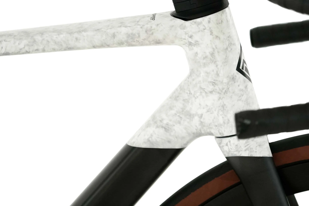 megamo rennrad Megamo Raise 07 – Carbon Rennrad mit SRAM Rival AXS, Zipp 303 S & Powermeter – Cypress Warehouse