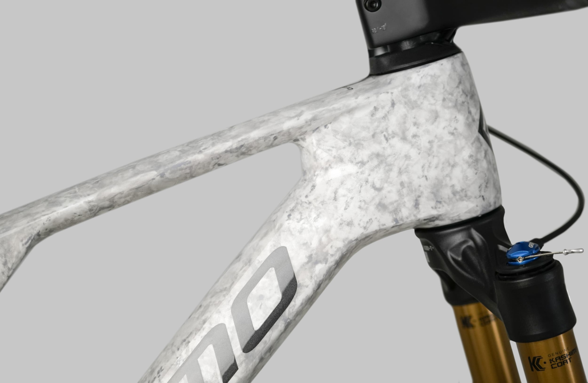 MEGAMO TRACK 03 RACE XC CARBON